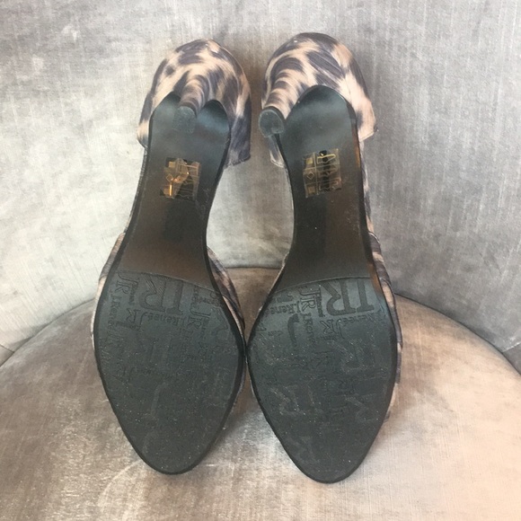 J. Renee New Debut Leopard Spit Fab Size 7M - Picture 3 of 3